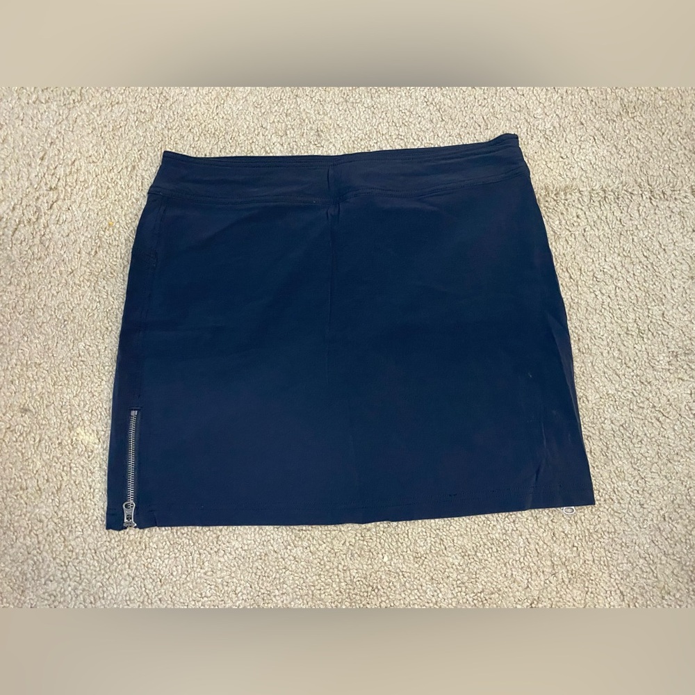 Athleta Trailside Black Skort size 10